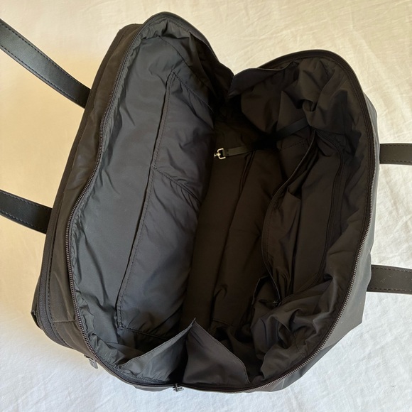 The Quilted Everywhere Bag - Picture 5 of 7